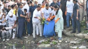 Read more about the article यमुना सफाई अभियान में उतरी पूरी दिल्ली कैबिनेट, 500 से अधिक एनजीओ शामिल