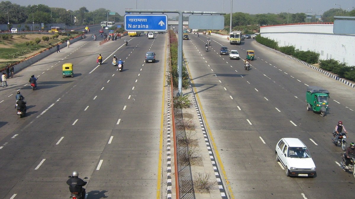 फरीदाबाद में बदली ट्रैफिक व्यवस्था, अस्थायी मार्ग से जाम में राहत Highway Road 2
